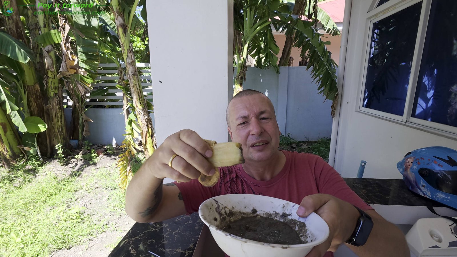 Eating banana and salty fish while talking about the future